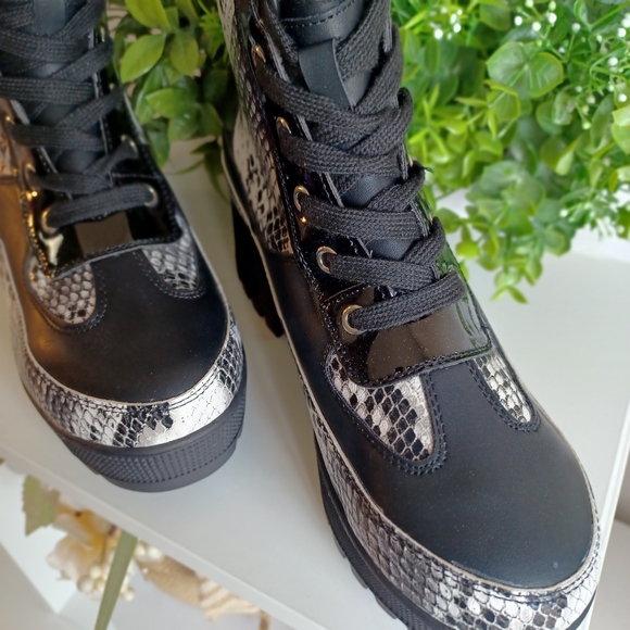 FASHION NOVA Walk The Other Way Booties - Picture 4 of 10